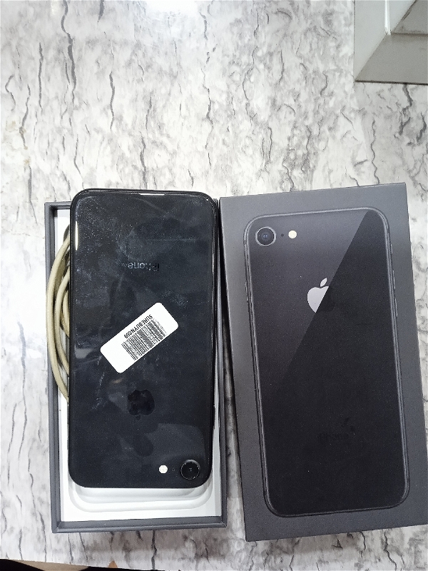 Iphone 8 - Black