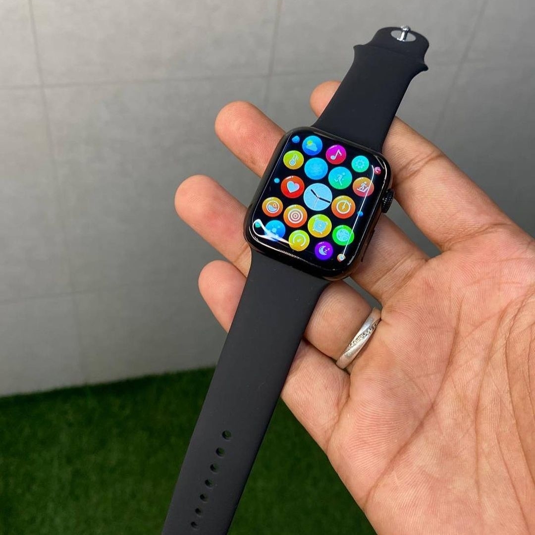 Wearfit HW7 Max Series 7 Full Screen Smartwatch Always On Display