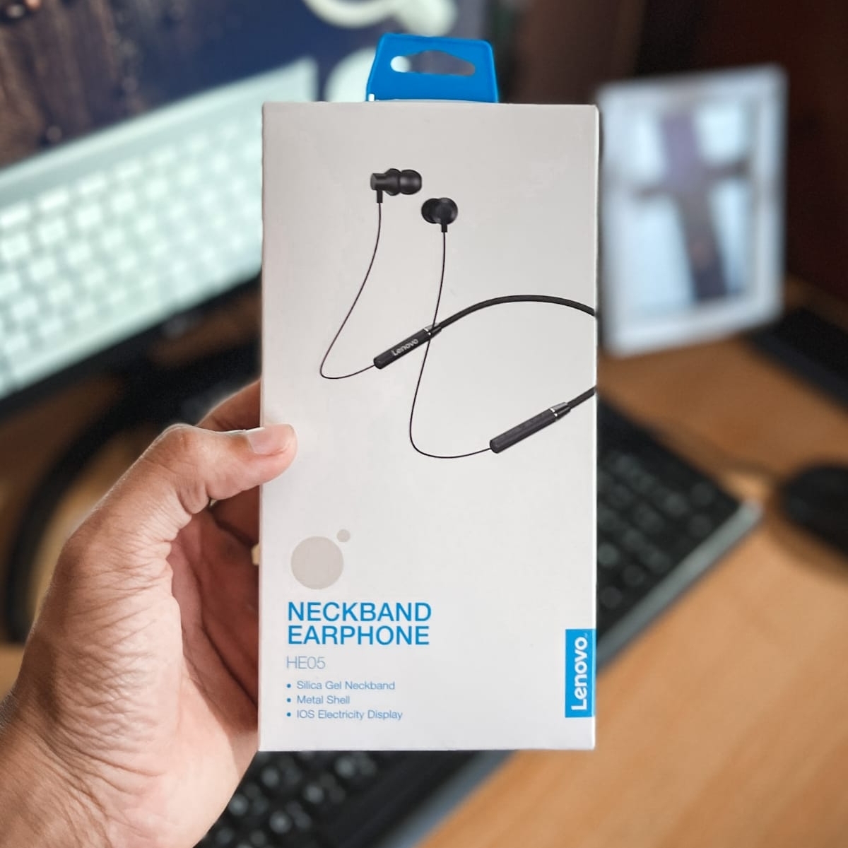 Lenovo Neckband HE05 Bluetooth 5.0 High Battery Backup Awesome