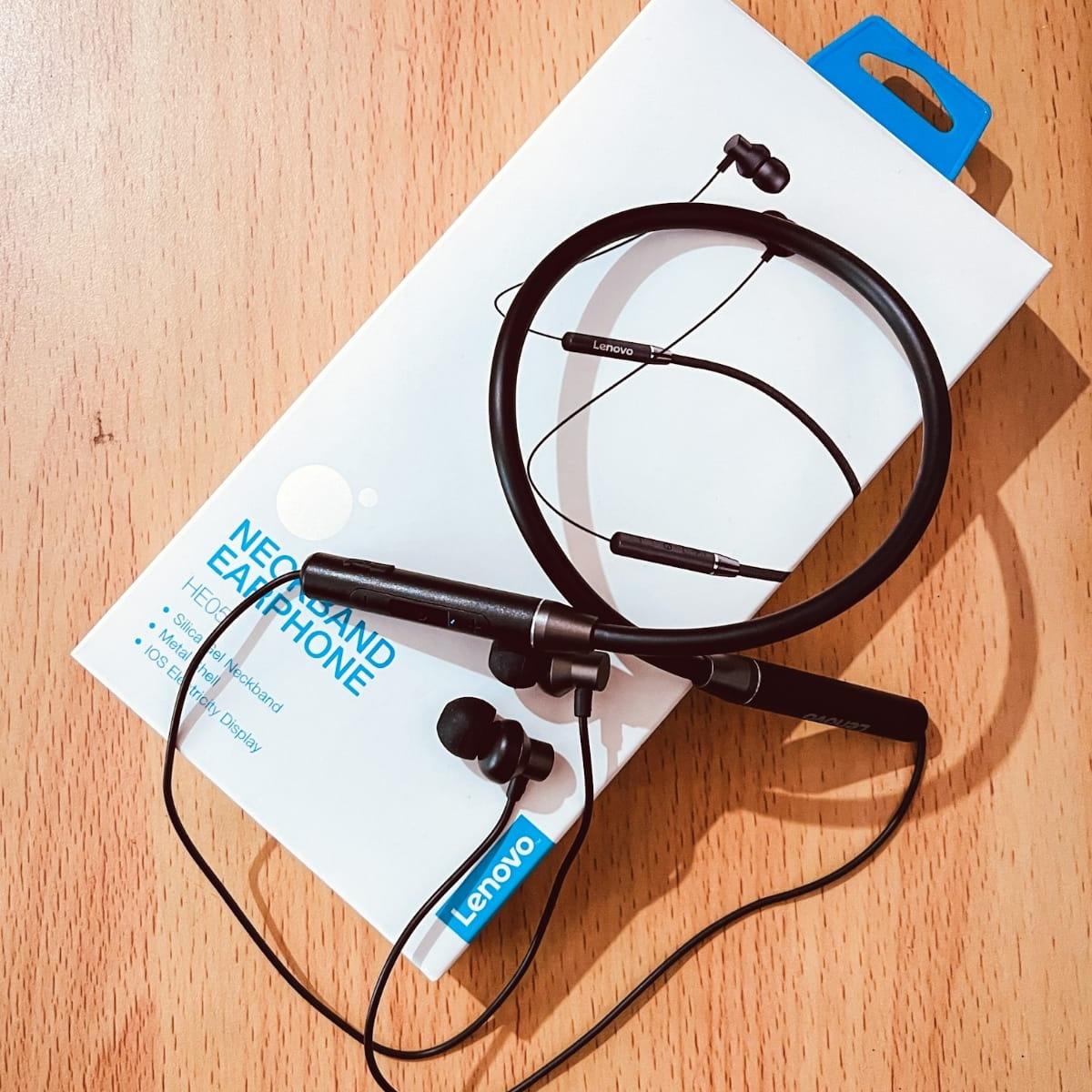 Lenovo Neckband HE05 Bluetooth 5.0 High Battery Backup Awesome