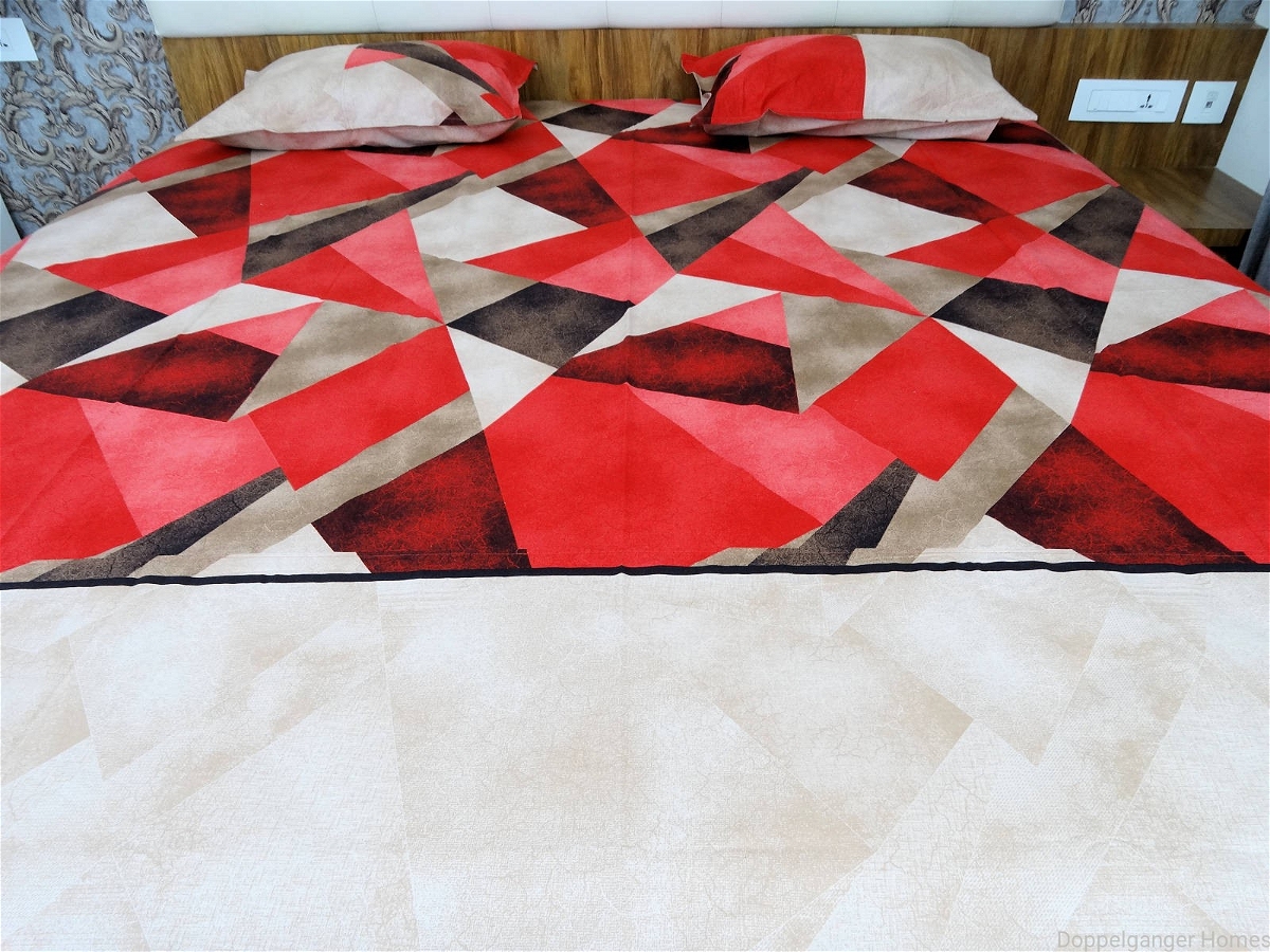 Doppelganger Homes Red Diamond Designer Double Bed Sheet