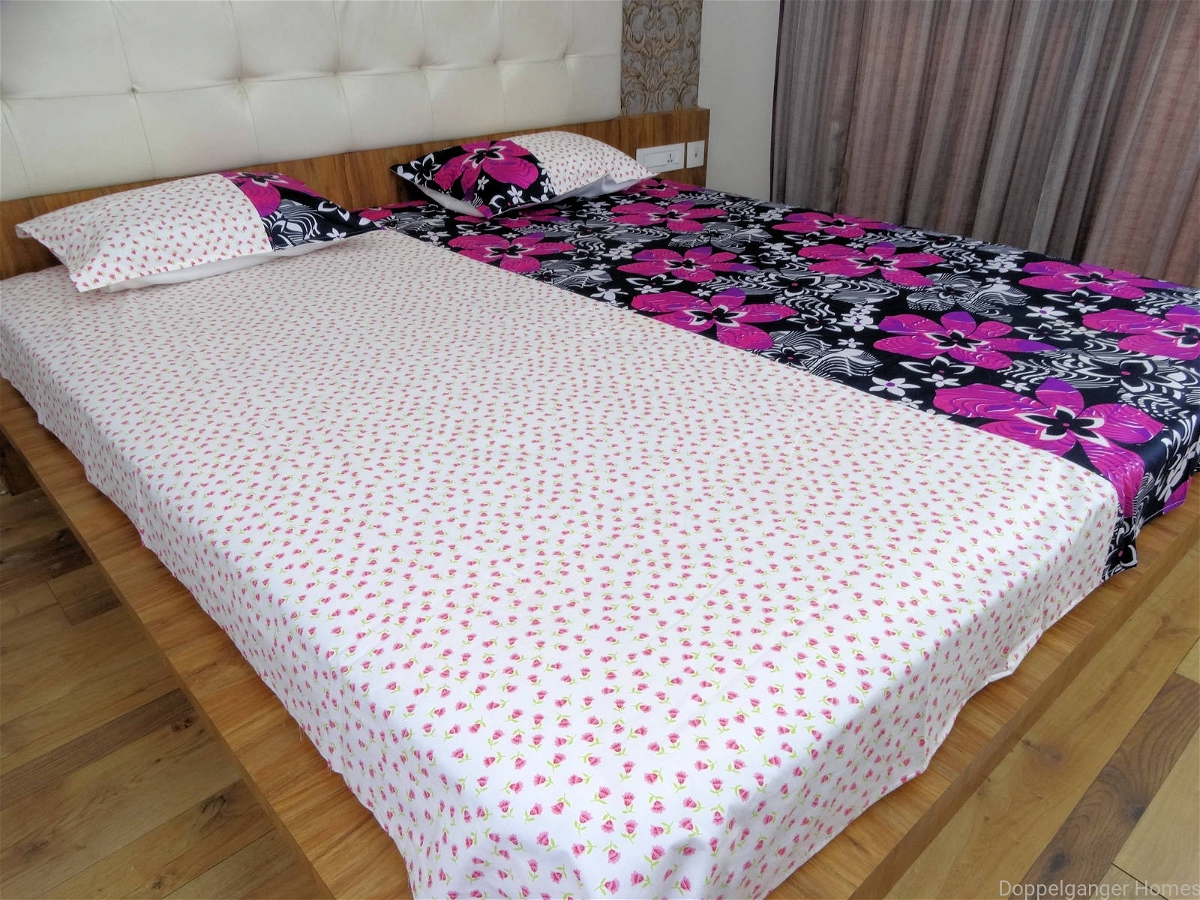 Doppelganger Homes Big Flower Designer Double Bed Sheet