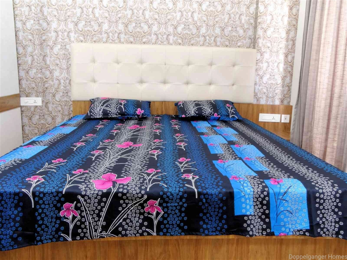 Doppelganger Homes Floral cotton Double Bed Sheet-101