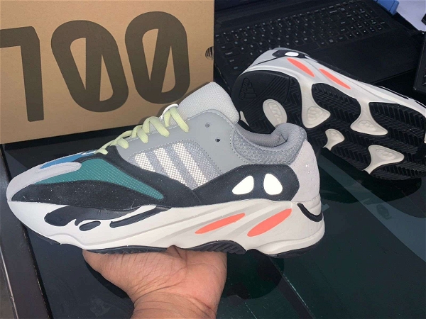 Yezzy 700 carbon shoes - 41
