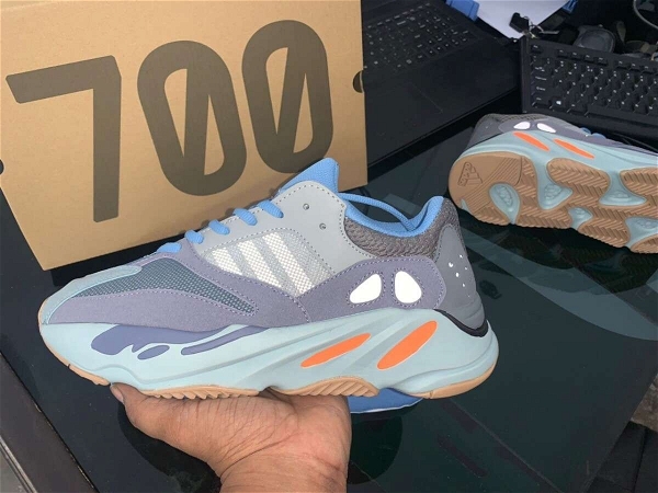 YZY 700 wave runner shoes