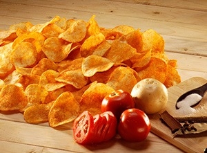 Motas Tomato Frill Chips: 200 Gm