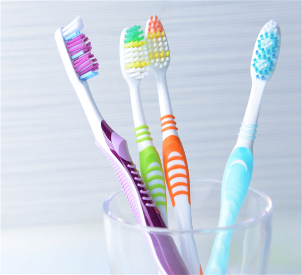 WhiteNFresh  Twister Toothbrush - 1pcs (Medium)