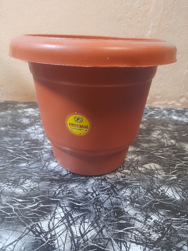 Flower Pot Universal - Height 8 inch & Diameter 7 inch.