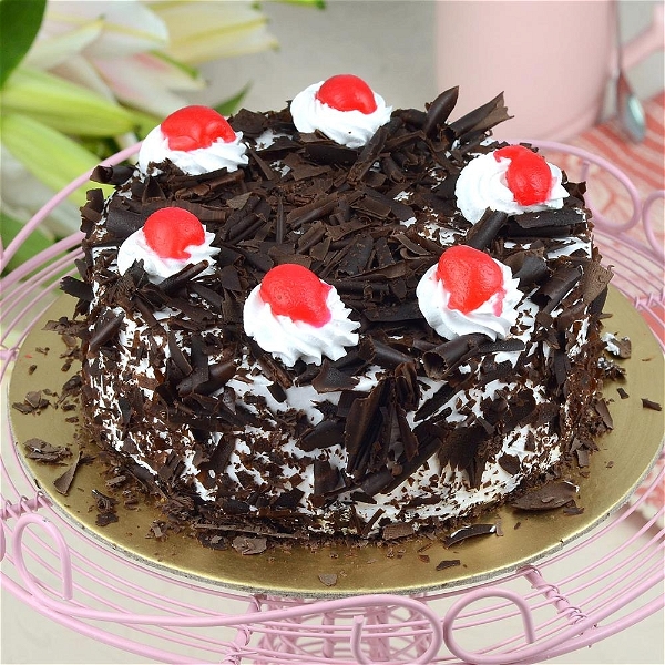 Chocolate Crushed Black Forest Cake - 1 Pound
