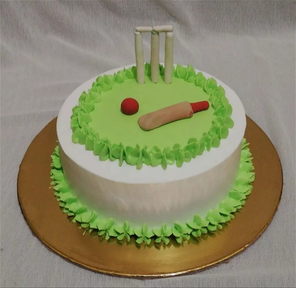 Cricket Theme Vanilla Fondant Cake - 1 Pound