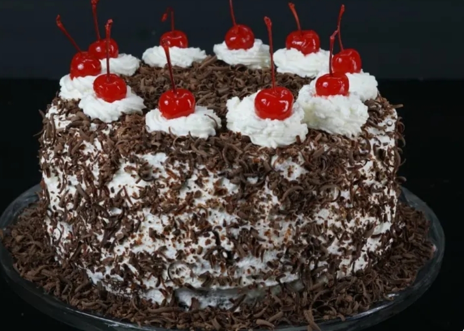 Black Forest Cake - Book and Get Fast Delivery. Call / whatsapp 8434963456