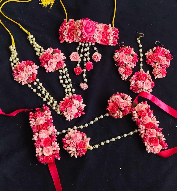 Elegant Flower Jewellery | Fashionable Mangtika with earrings | Flower Jewels | Bridal Jewellery | Flower Earrings and Mangtika Set | Women Floral Jewellery for Haldi and religious festivals | Flower jewelery for haldi marriage ceremony