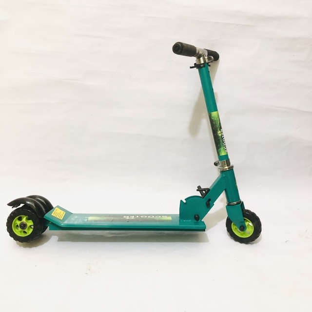 Heavy Green scooter