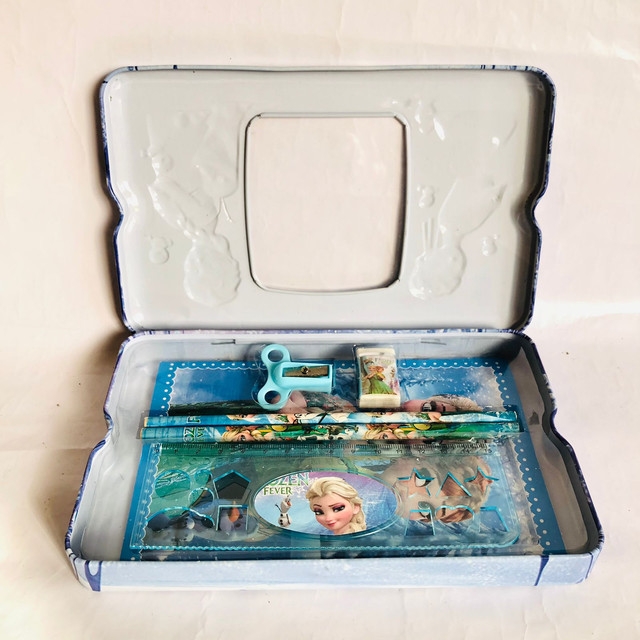 Frozen fever pencil box with all set